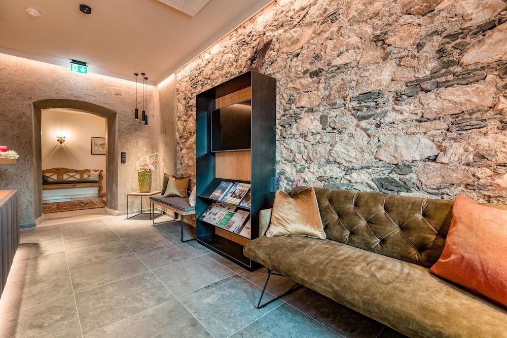 Post Hotel
